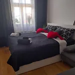 Apartment комфортная, уютная,романтичная Prague